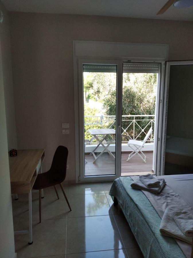 Cozy Villa Vita Lagonisi Kalivia Thorikou Exterior foto